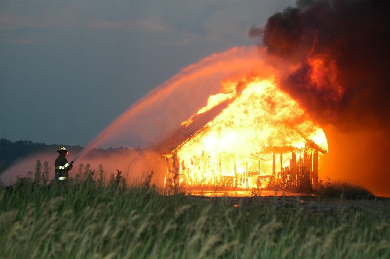 pożar w gospodarstwie rolnym